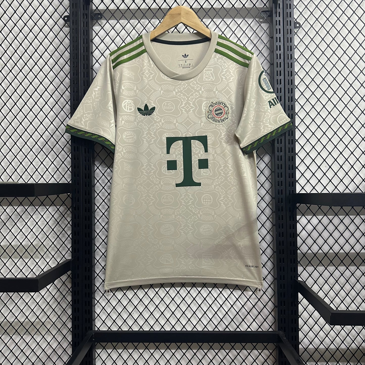 FC Bayern Wiesn Jersey